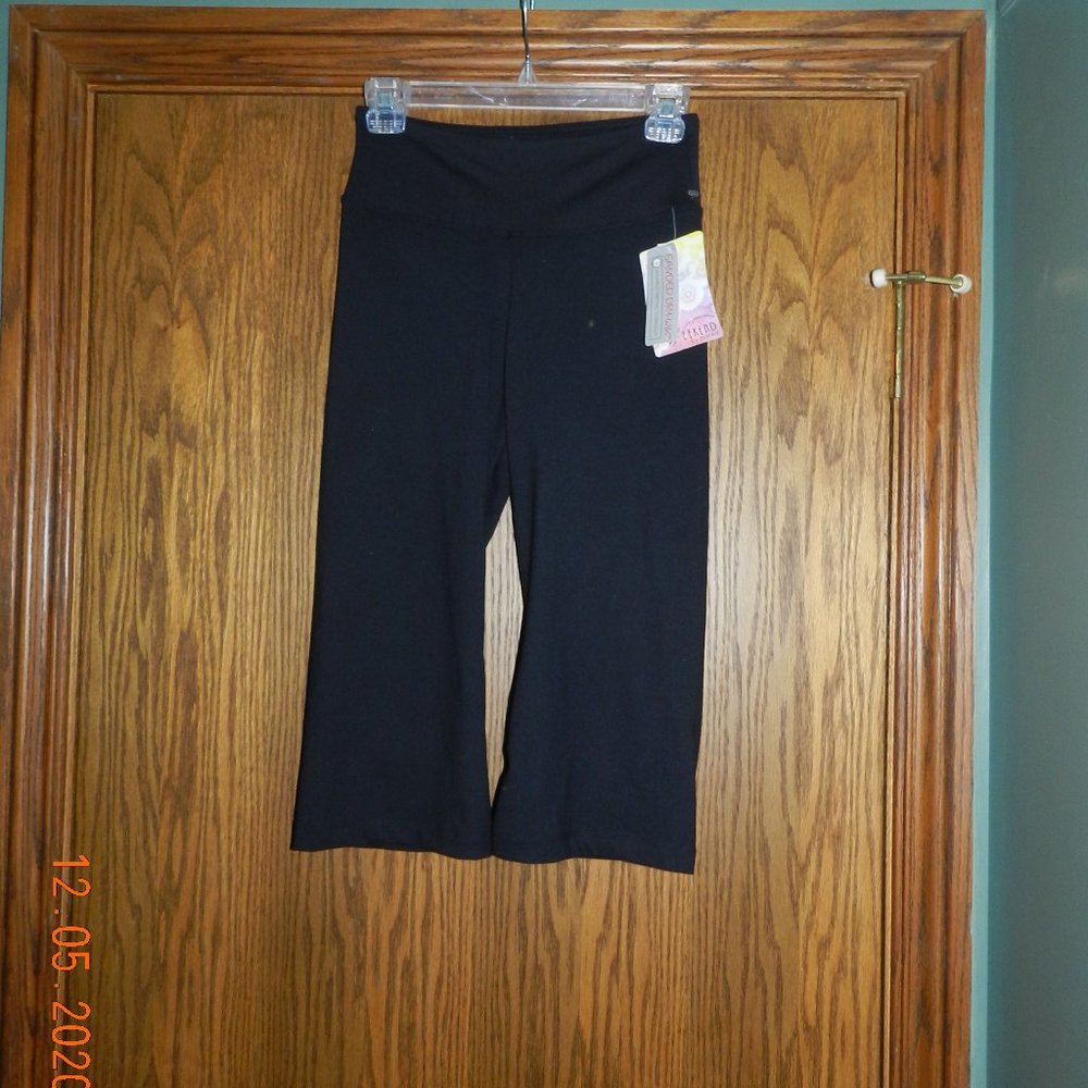 NWT Women's Weekend by Marika Black Capris